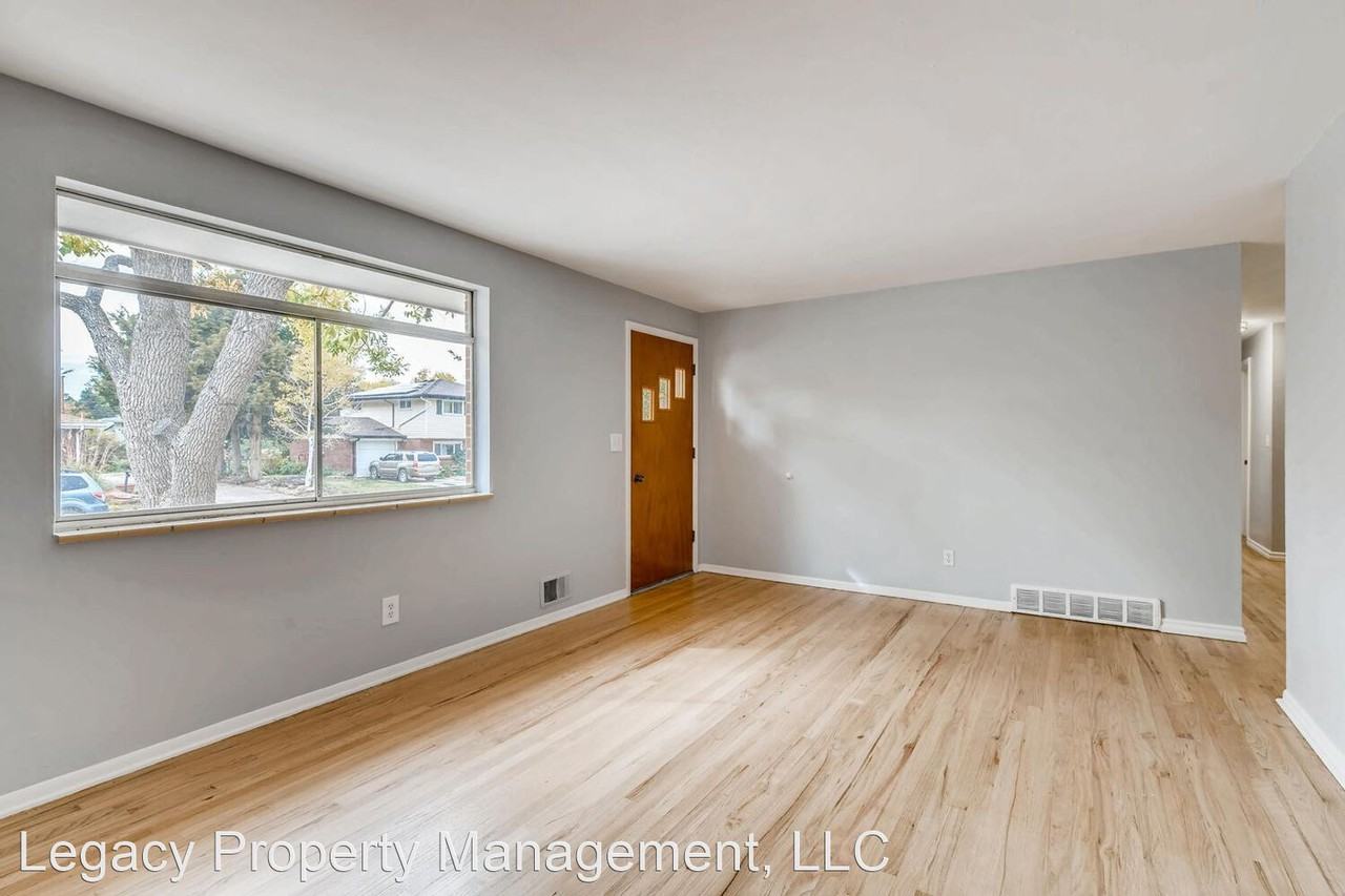 6512 S Ogden St - Photo 3 of 11