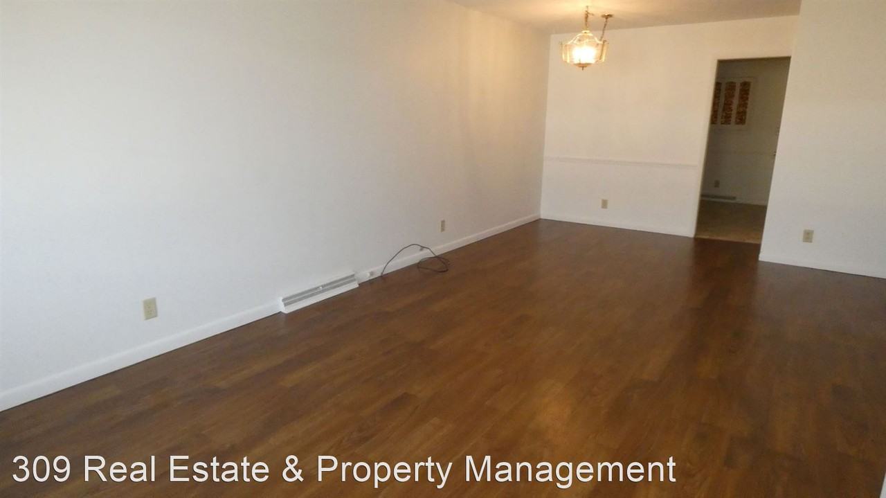 3812- 3814 N Sheridan Knolls Ct - Photo 3 of 18