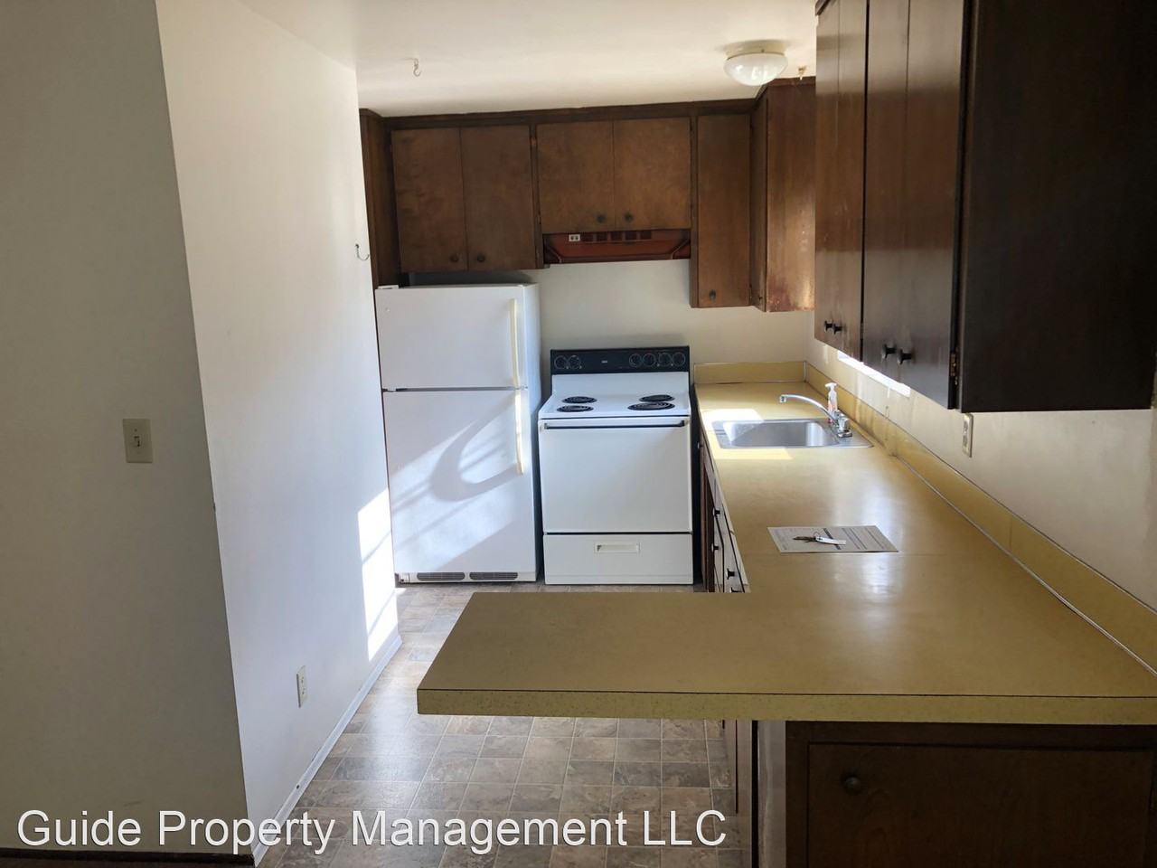 5112 Ravenna Avenue NE - Photo 3 of 6