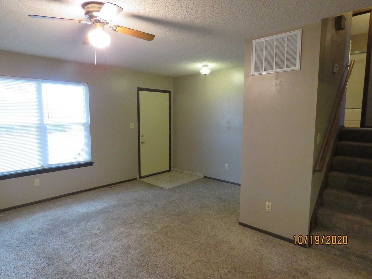 1811 Tower Cir - Photo 2 of 10