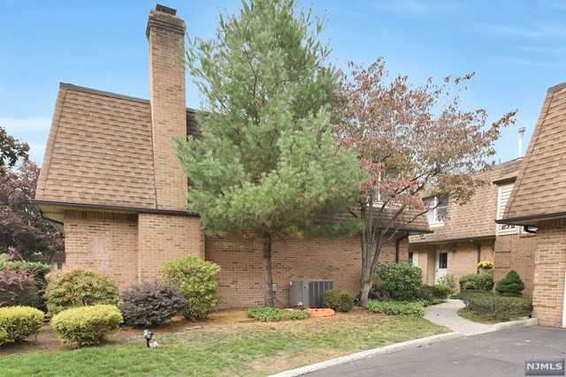 279 Collignon Way Apt 3 - Photo 2 of 23