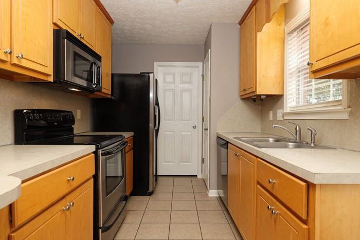 1812 Aspen Way - Photo 3 of 10