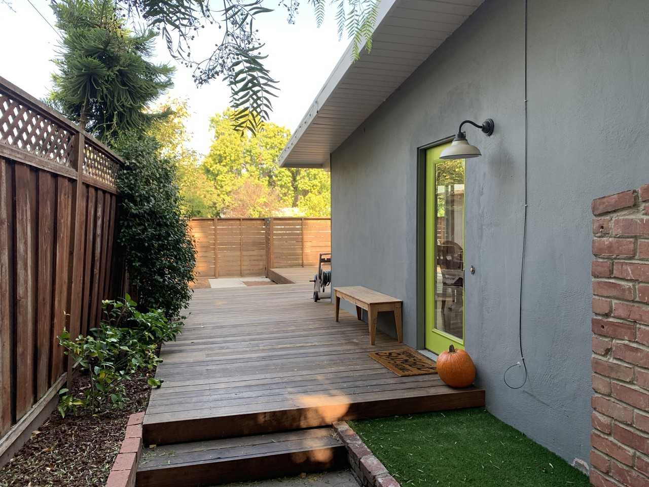 435 Victory Avenue - Photo 3 of 18