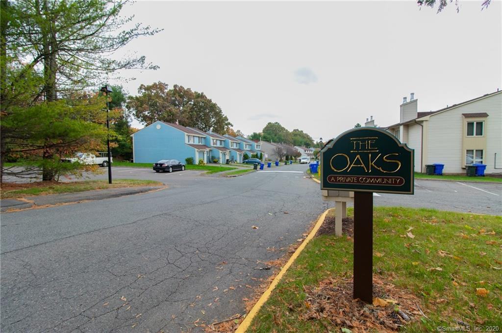 66 Copper Beech Dr - Photo 2 of 26