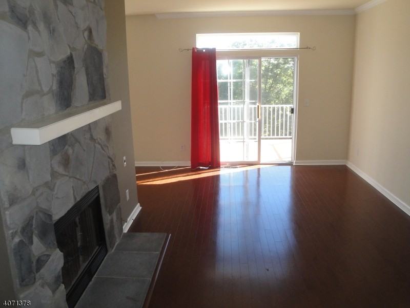 3037 King Ct - Photo 2 of 24