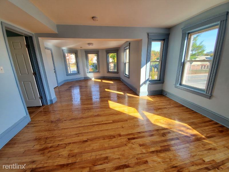 328 328 Chandler St 2 - Photo 3 of 12