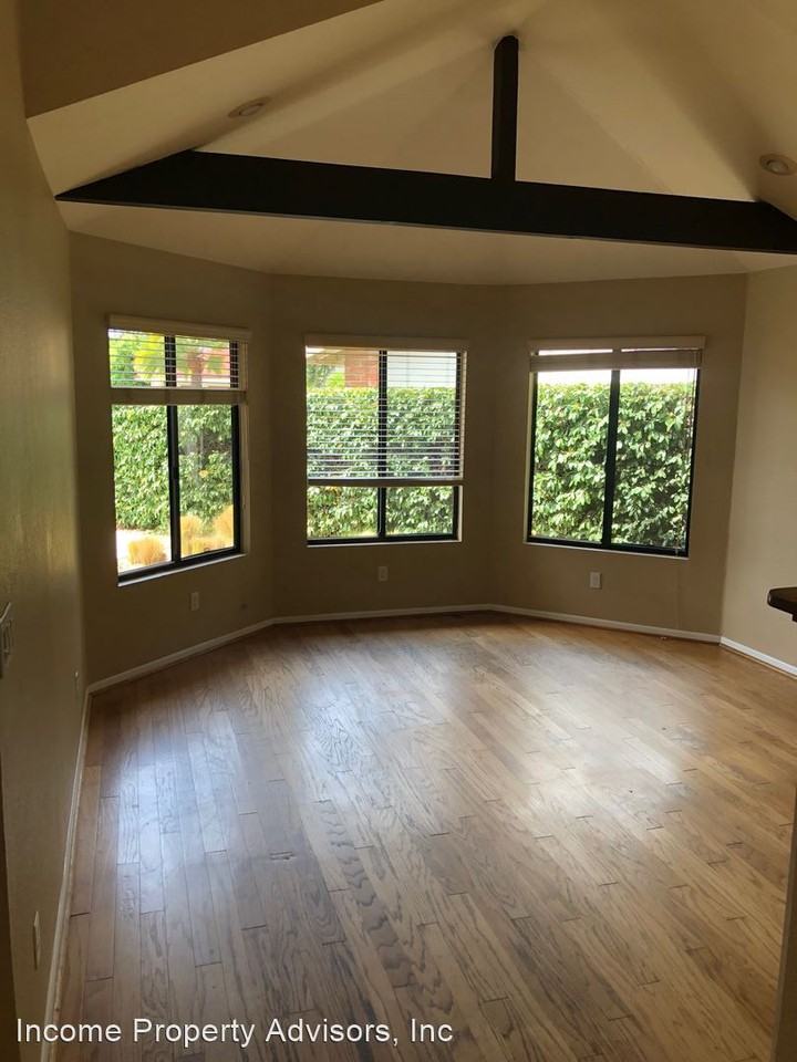 456 Dell Ct - Photo 2 of 33