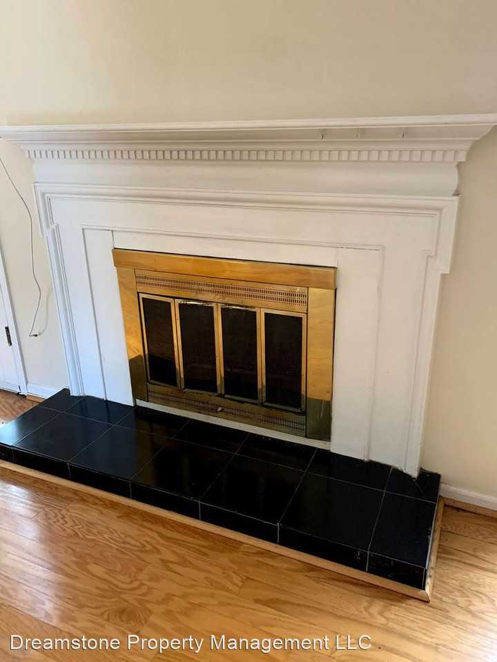 894 E Ponce De Leon Ave - Photo 2 of 20