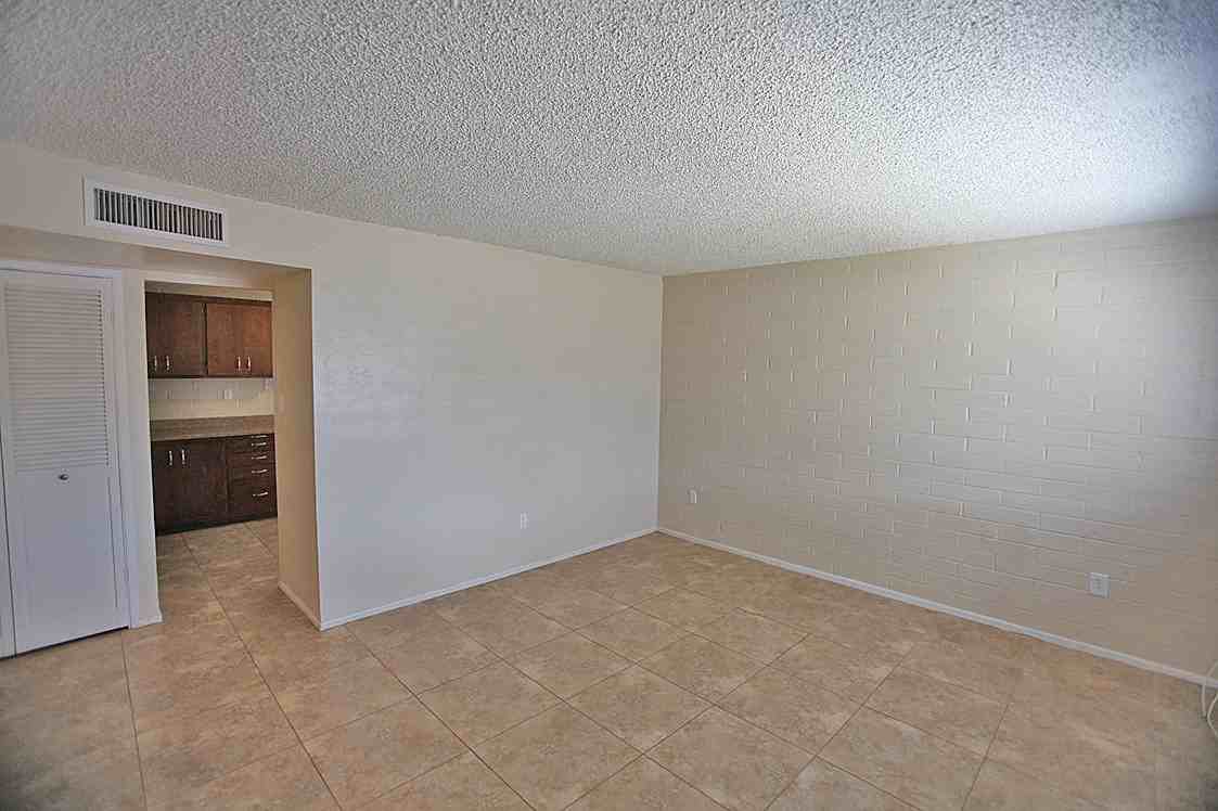 726 E Taylor St - Photo 2 of 18