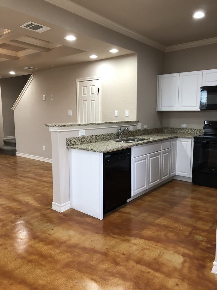 7315 Colina Way - Photo 3 of 6