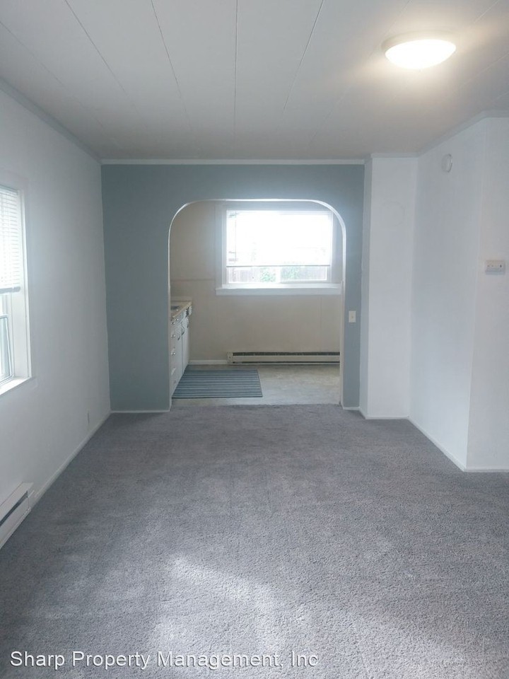 302 1/2 Alder St - Photo 3 of 10