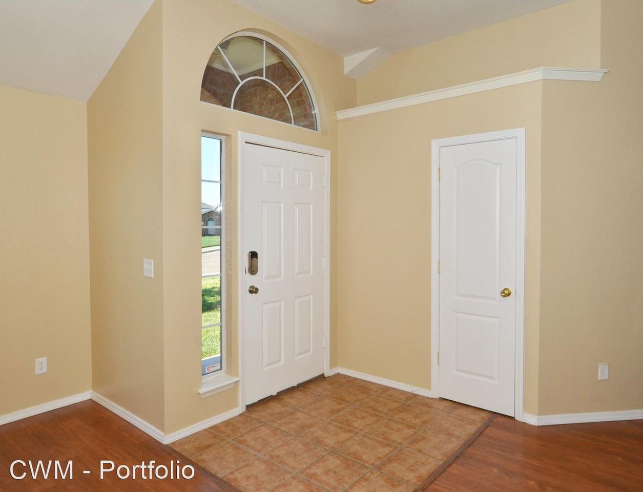 1128 Pikes Peak Dr - Photo 3 of 21