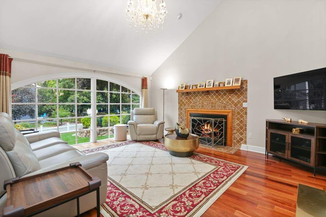 99 Loughlin Ave - Photo 3 of 8