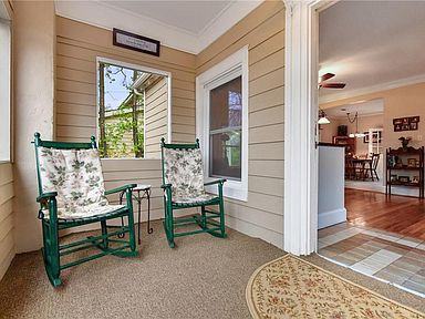 209 Hampshire Ave - Photo 3 of 34