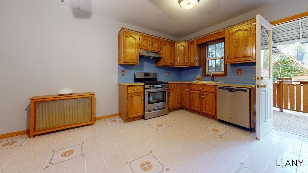 2481 Cambreleng Ave #1 - Photo 2 of 6