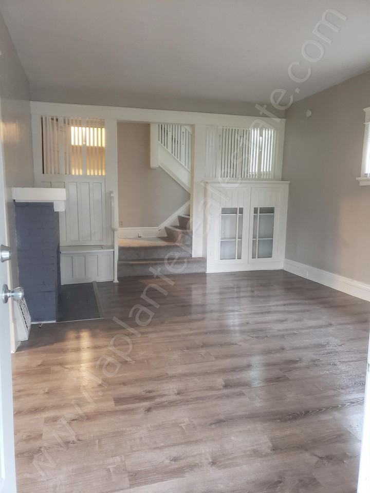 3396 Glenwood Ave - Photo 3 of 18