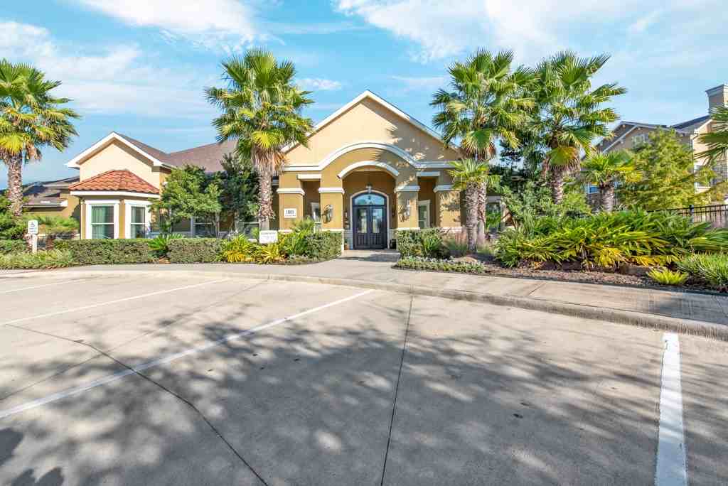 Avenues at Tuscan Lakes Apartments 1805 S Egret Bay Blvd, League City