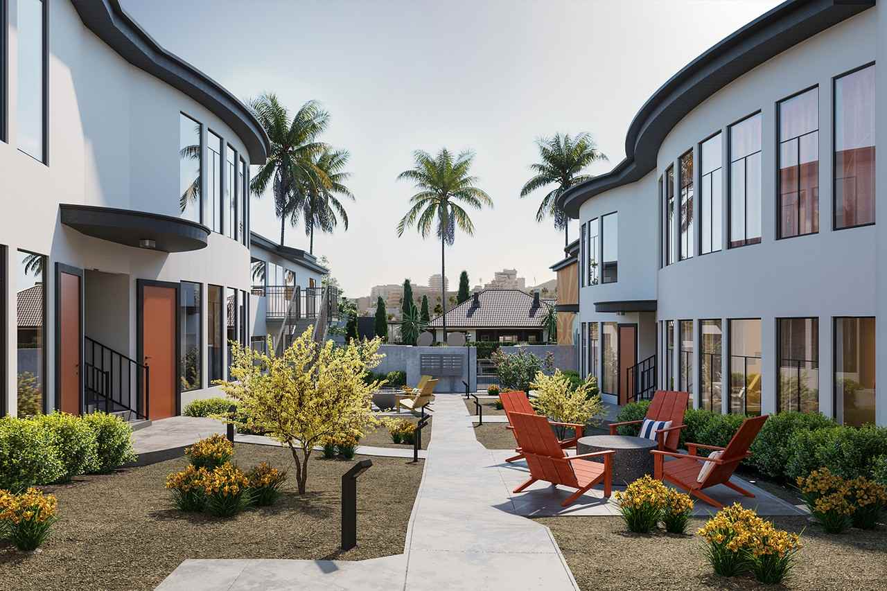 Aiden on Ash - Photo 7 of 9