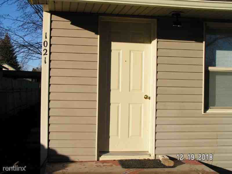 1021 Montana St - Photo 2 of 16