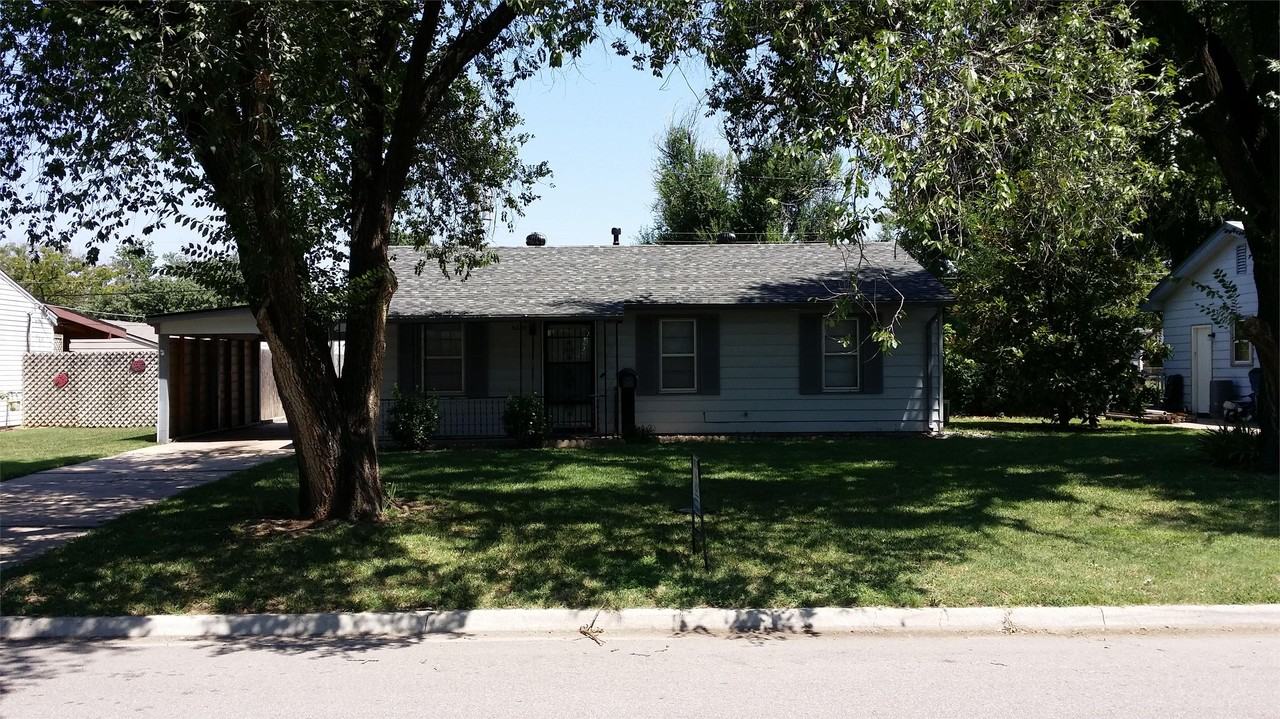 5240 S Ash St - Photo 2 of 8