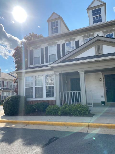 20229 Macglashan Ter #20229 - Photo 2 of 22