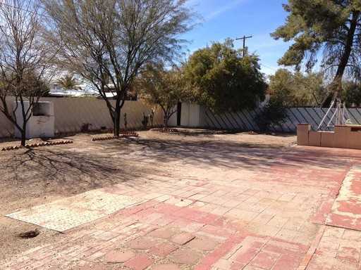 3352 E 25th St - Photo 2 of 12