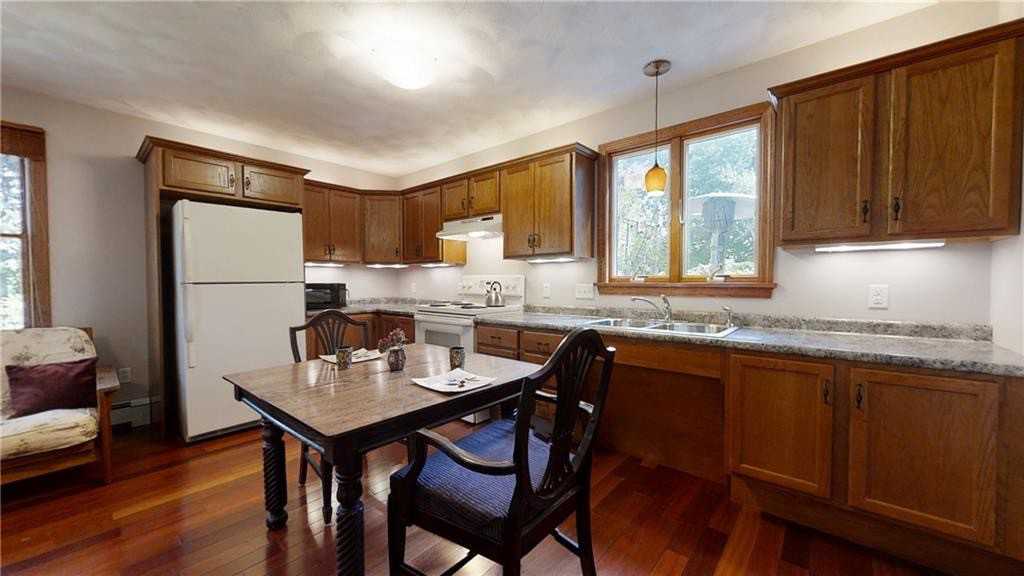 121 Briarwood Drive - Photo 3 of 5