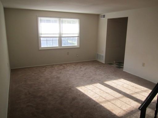 2241 Pentland Dr - Photo 2 of 4