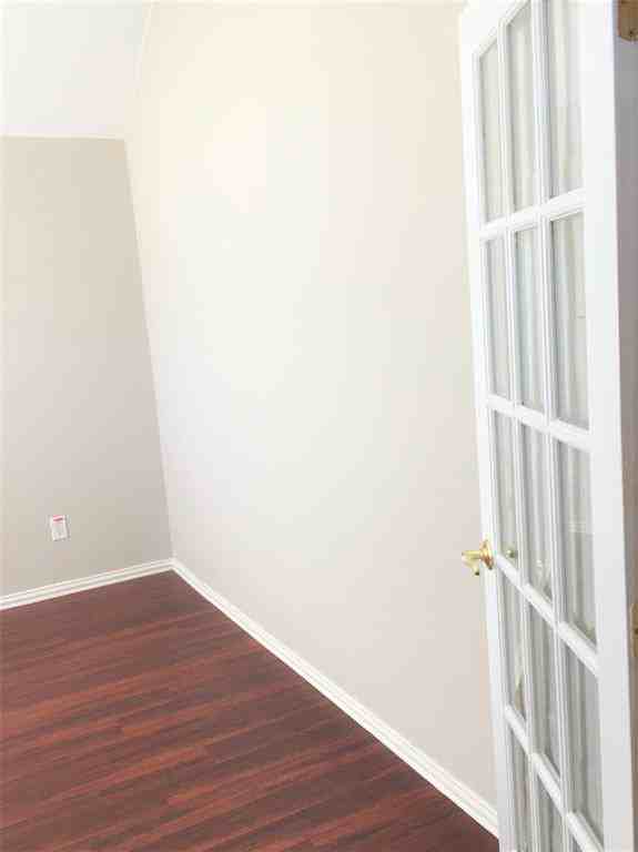 2605 Swan Dr - Photo 3 of 23