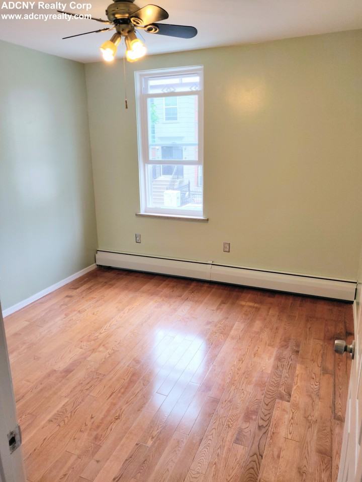 801 Elton Ave 2 - Photo 2 of 4