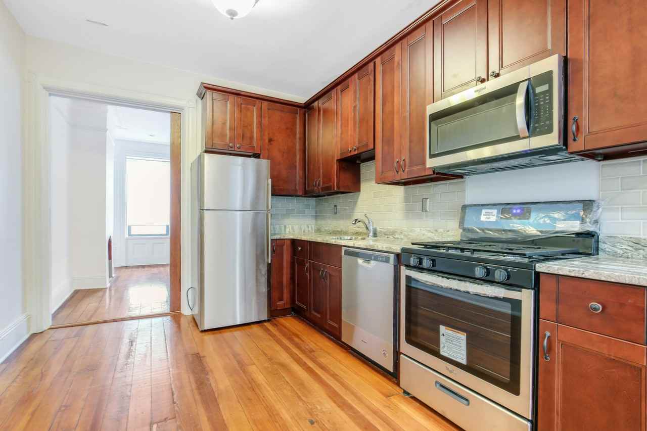 223 Pine Street 3 - Photo 2 of 10