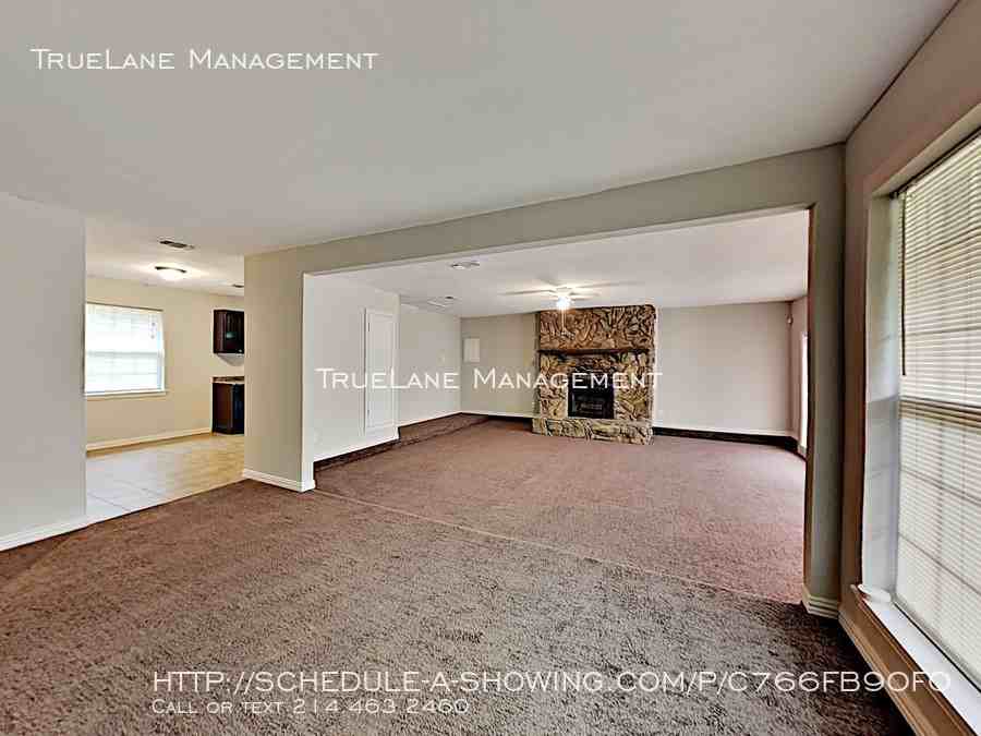 802 Lexington Dr - Photo 2 of 16
