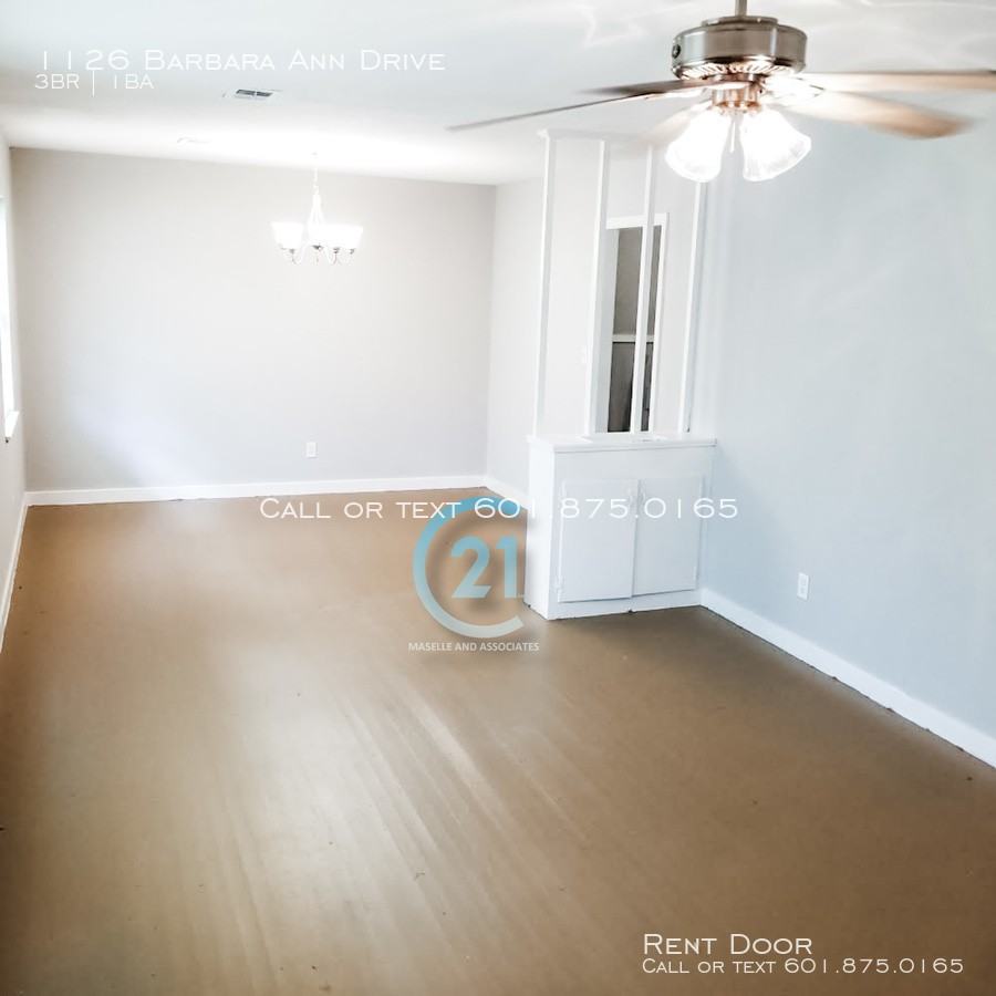 1126 Barbara Ann Dr - Photo 3 of 16