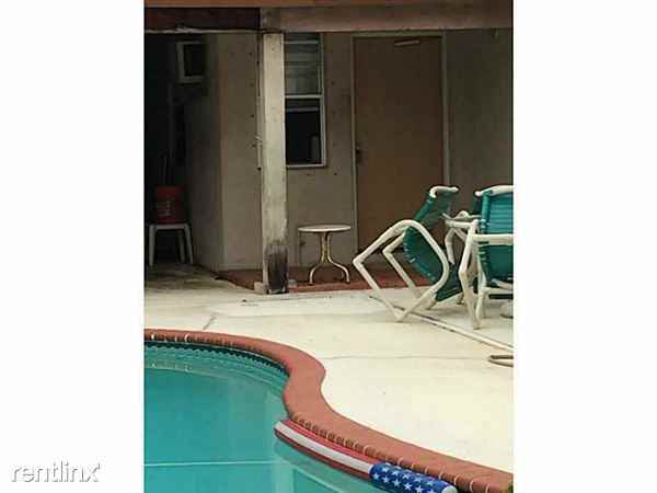 660 NE 34th Ct - Photo 2 of 9