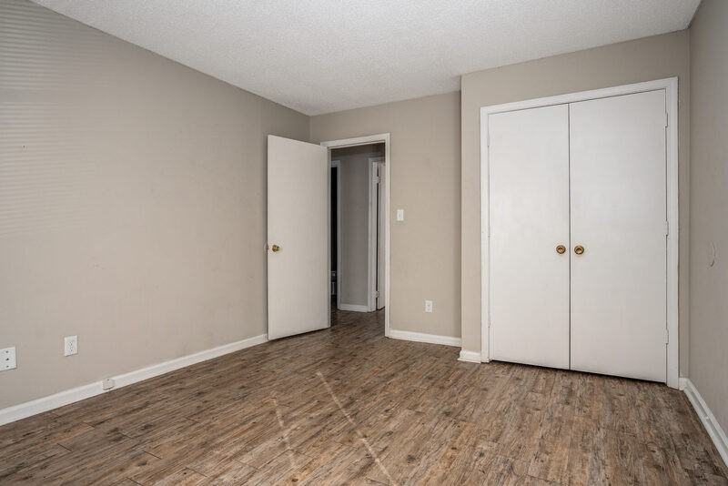 246 Rose St - Photo 3 of 6