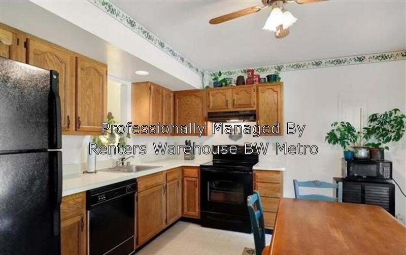 4902 Lee Blvd - Photo 3 of 18
