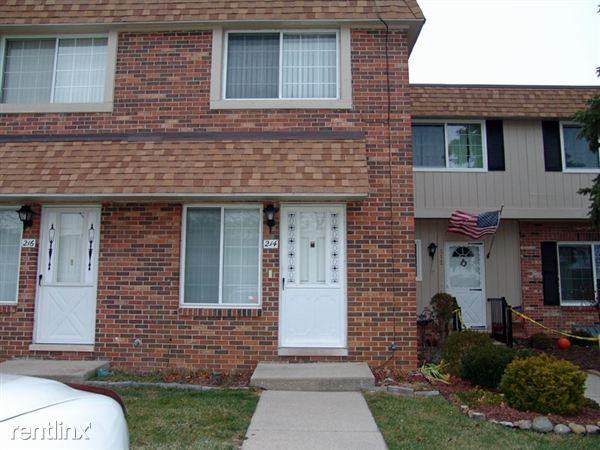 214 Riverbend Dr - Photo 3 of 10