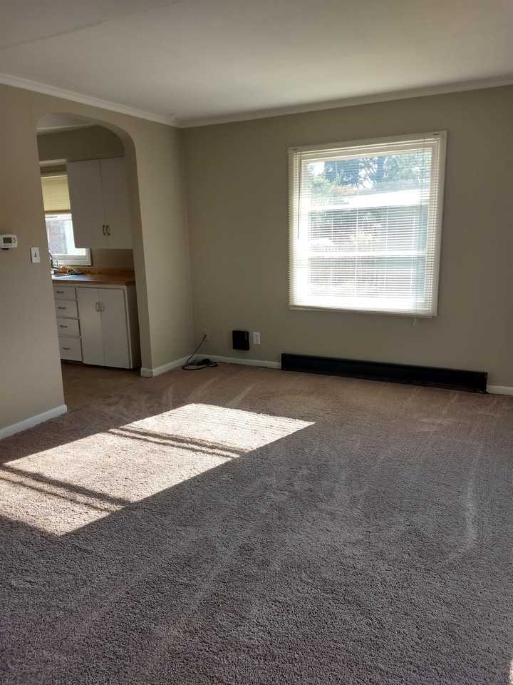 2418 H St - Photo 3 of 18