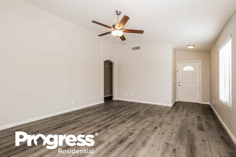18442 N 114th Ln - Photo 3 of 16