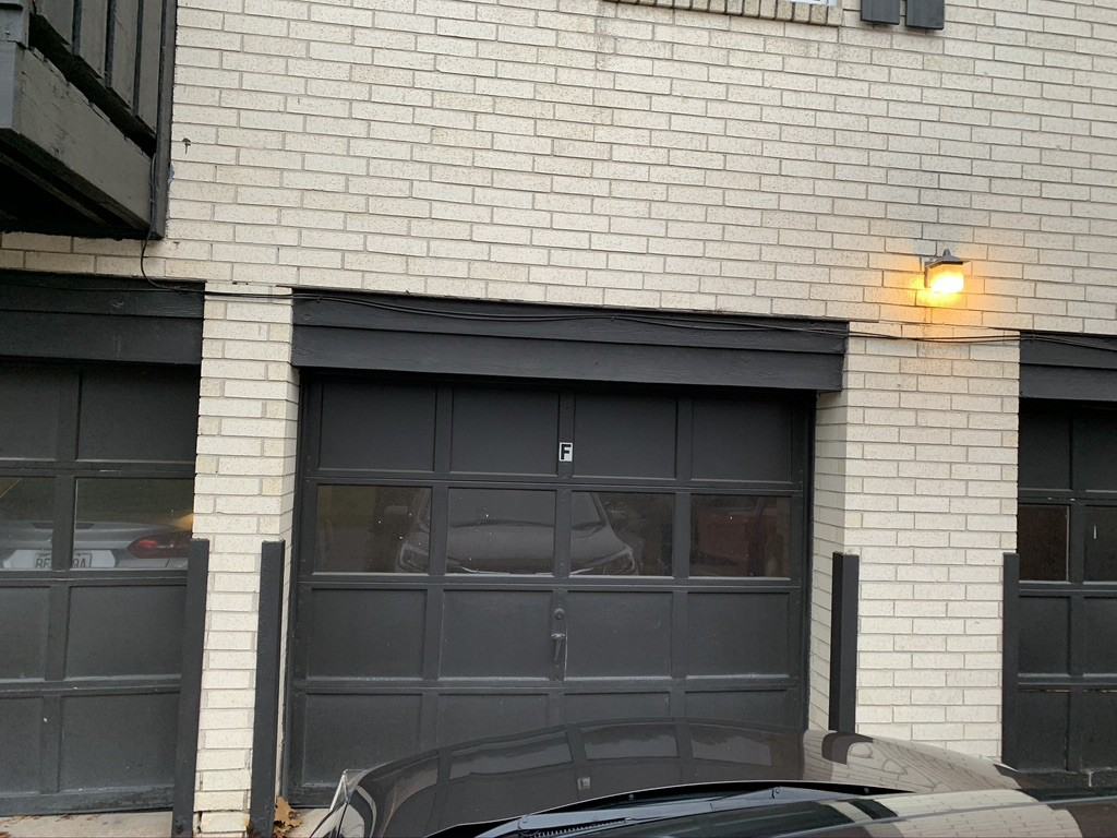 160 Cumberland Park Court #F - Photo 2 of 3