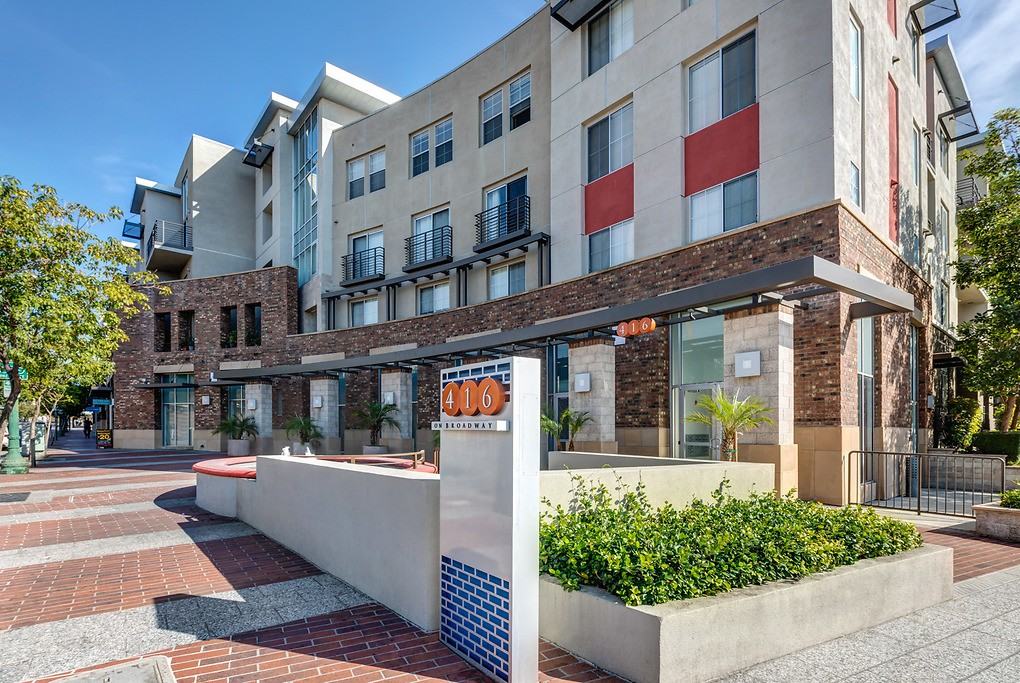 416 on Broadway - Photo 2 of 30