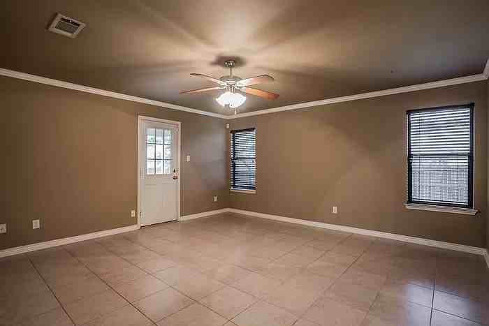 1215 Marlee Cir - Photo 3 of 17