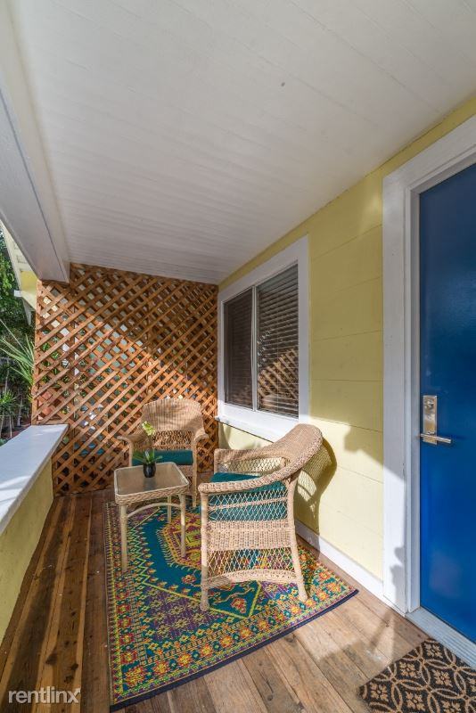 1210 Electric Ave - Photo 2 of 20