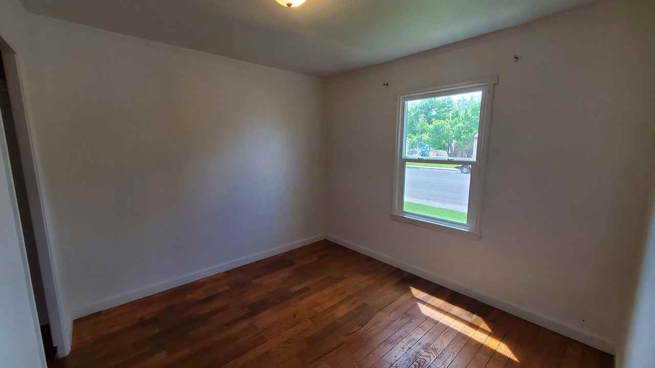 1801 Central Ave - Photo 3 of 7