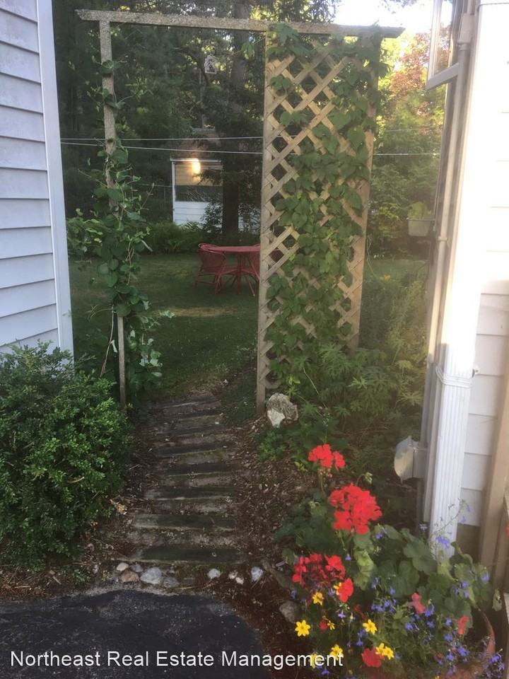 32 Hawthorne St - Photo 3 of 19