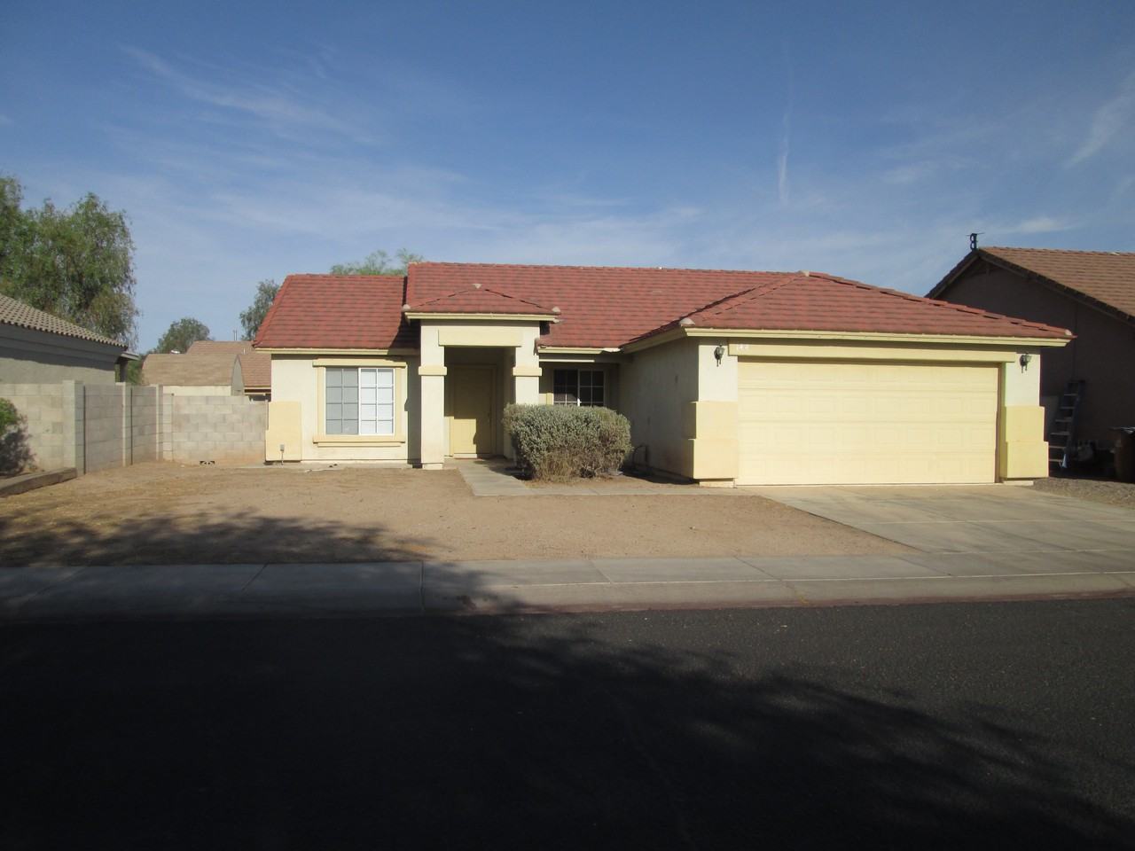 144 S Mulberry St - Photo 2 of 25