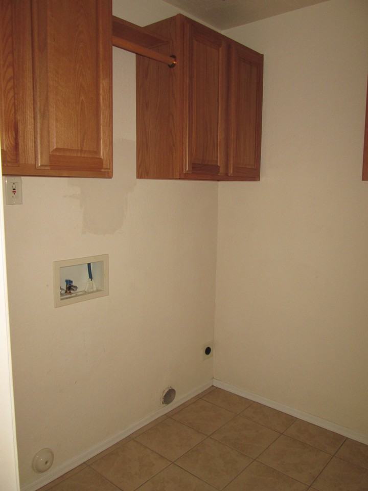 144 S Mulberry St - Photo 7 of 24