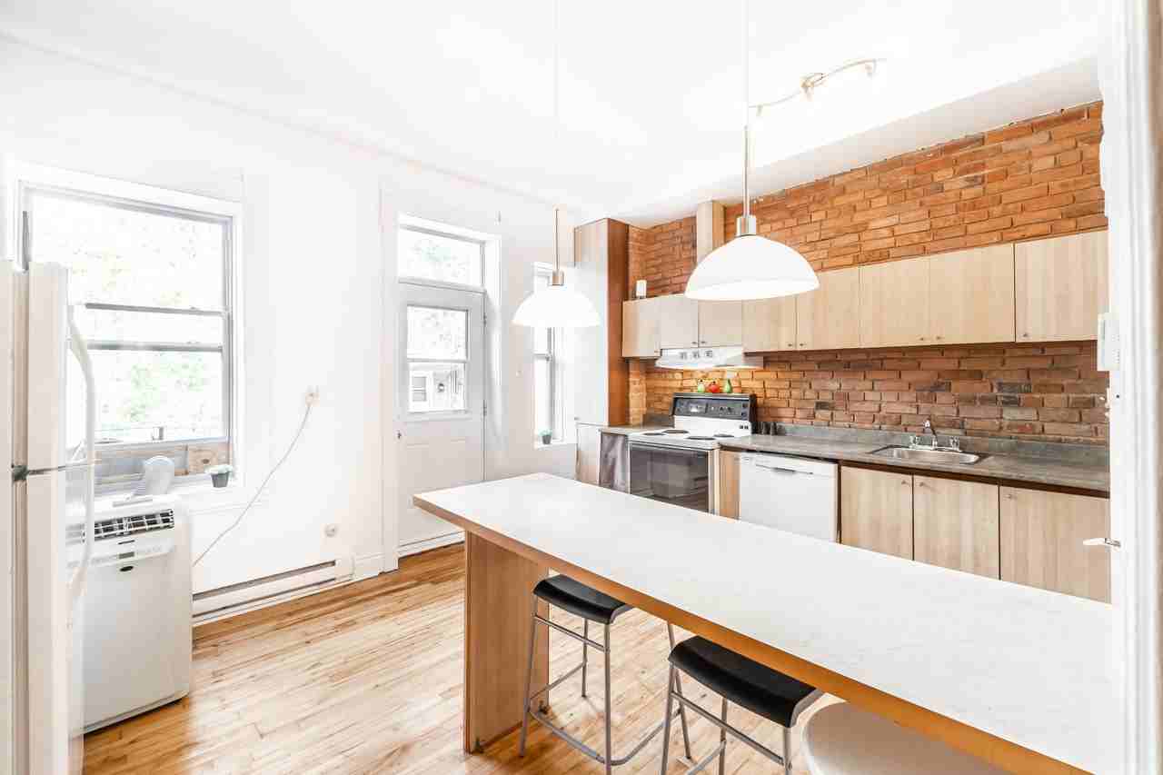 1221 Rue De Champlain - Photo 2 of 24