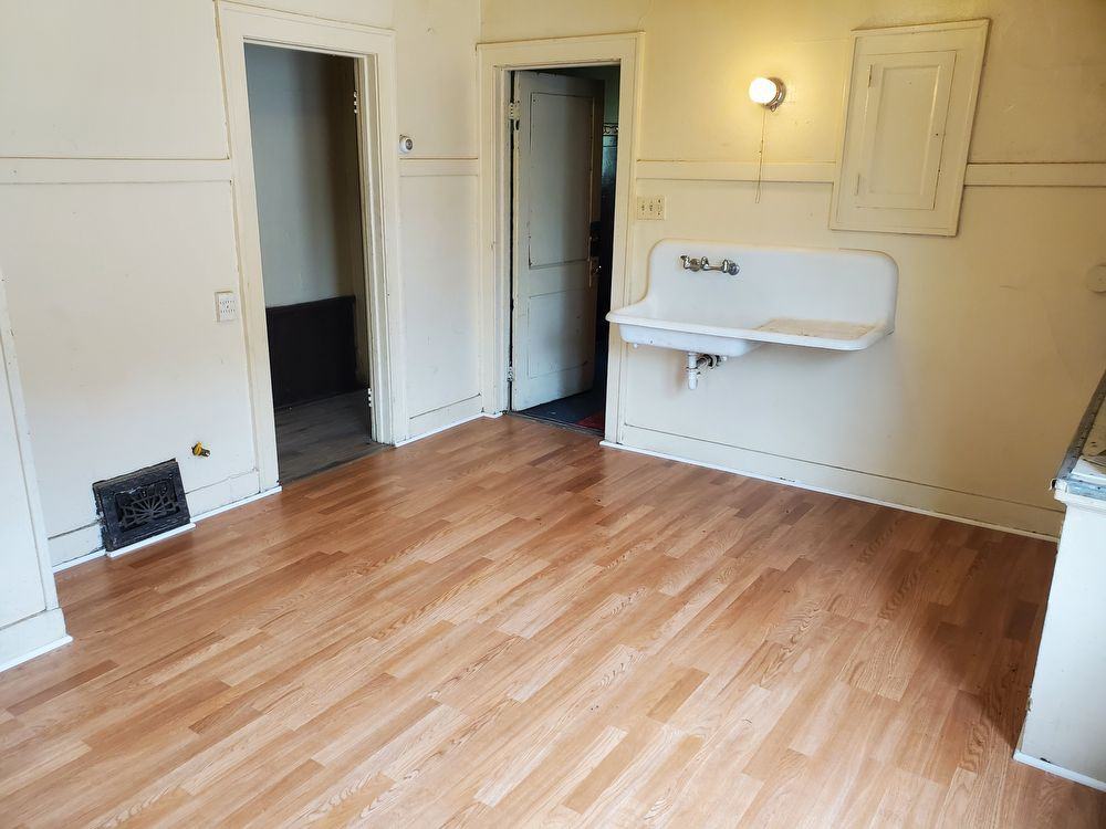 2620A W Locust St - Photo 3 of 7