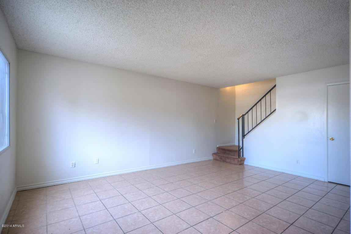 4205 S 47th St - Photo 3 of 17